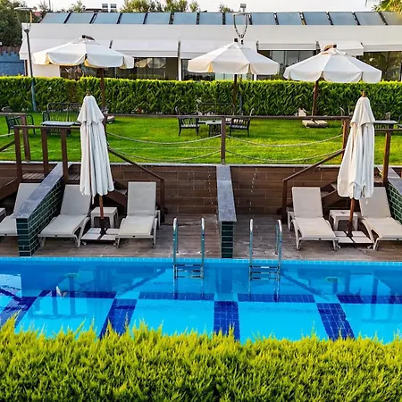 Feniks Priority Hotel 4*